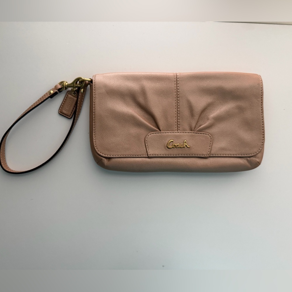 🌸Coach Ashley Metallic Taupe Leather Wristlet/Clutch